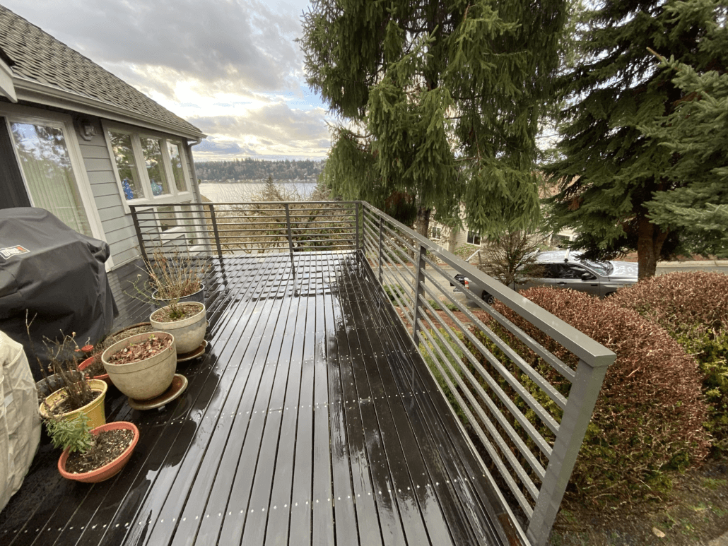 Exterior Horizontal Bar Deck Railing