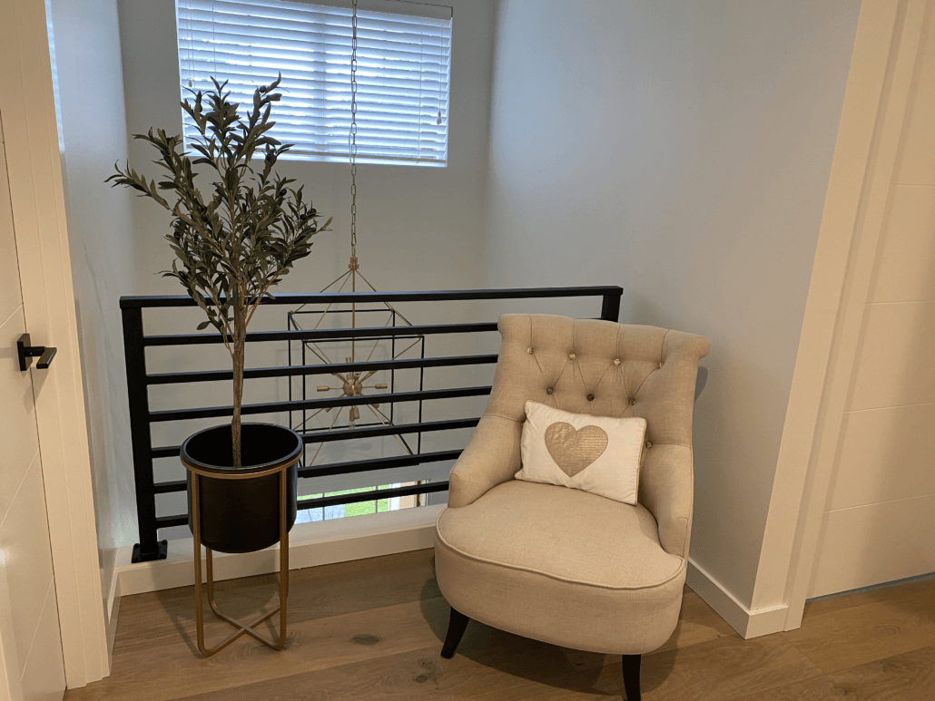 Horizontal Black Bar Railing Pictures